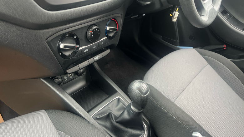 Hyundai i20 1.2 MPi S Connect 5dr Petrol Hatchback